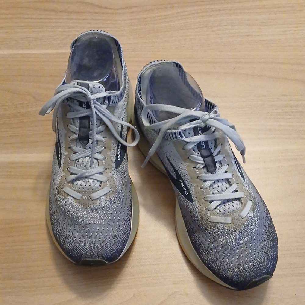 Brooks "Levitate 2" DNA amp Running Shoes in Size 9